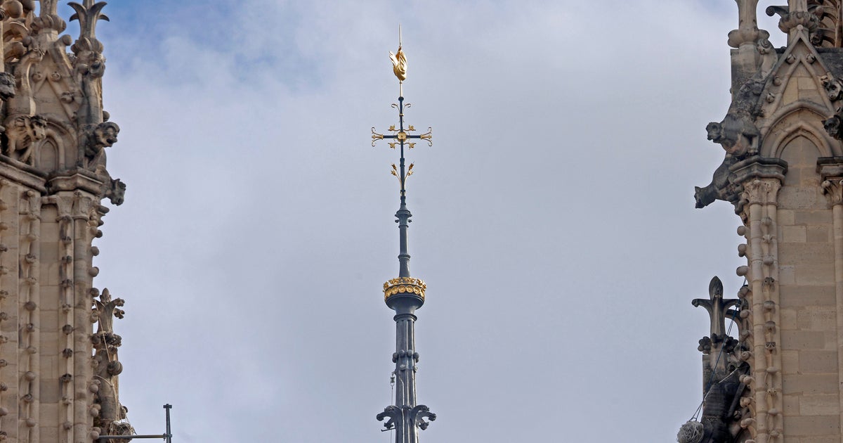 La nouvelle tour de Notre-Dame a été dévoilée à Paris, marquant une étape importante dans la reconstruction de la cathédrale après l'incendie